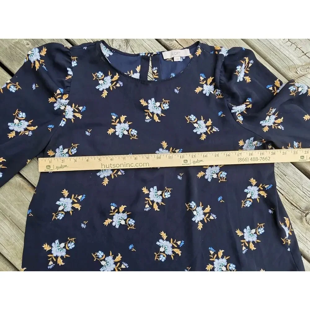 LOFT Floral Lightweight Boho Blouse Size Large L Navy With Flower Balloon Sleeve